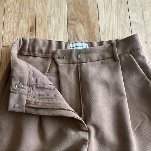 Abercrombie & Fitch Womens Brown Straight Wide Leg Pleated Trouser Pants 0/25 - Picture 8 of 9
